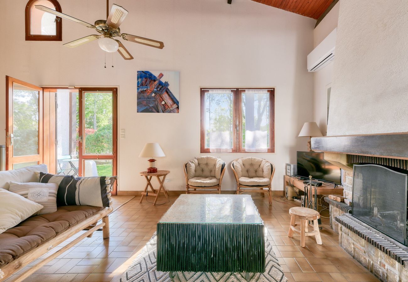 House in Andernos-les-Bains - 1km Mauret's beach- house for 6 with a pool