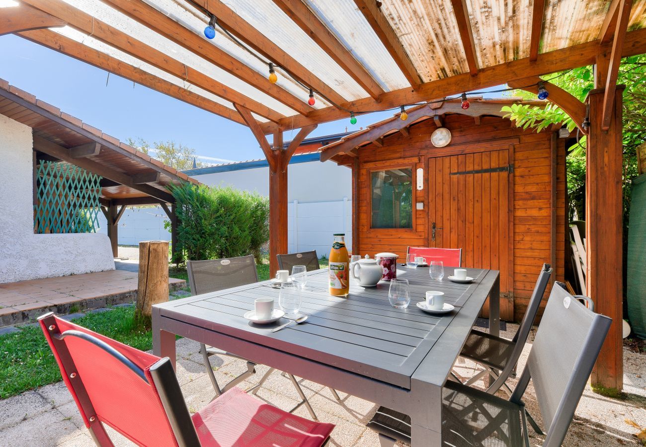 House in Andernos-les-Bains - 1km Mauret's beach- house for 6 with a pool