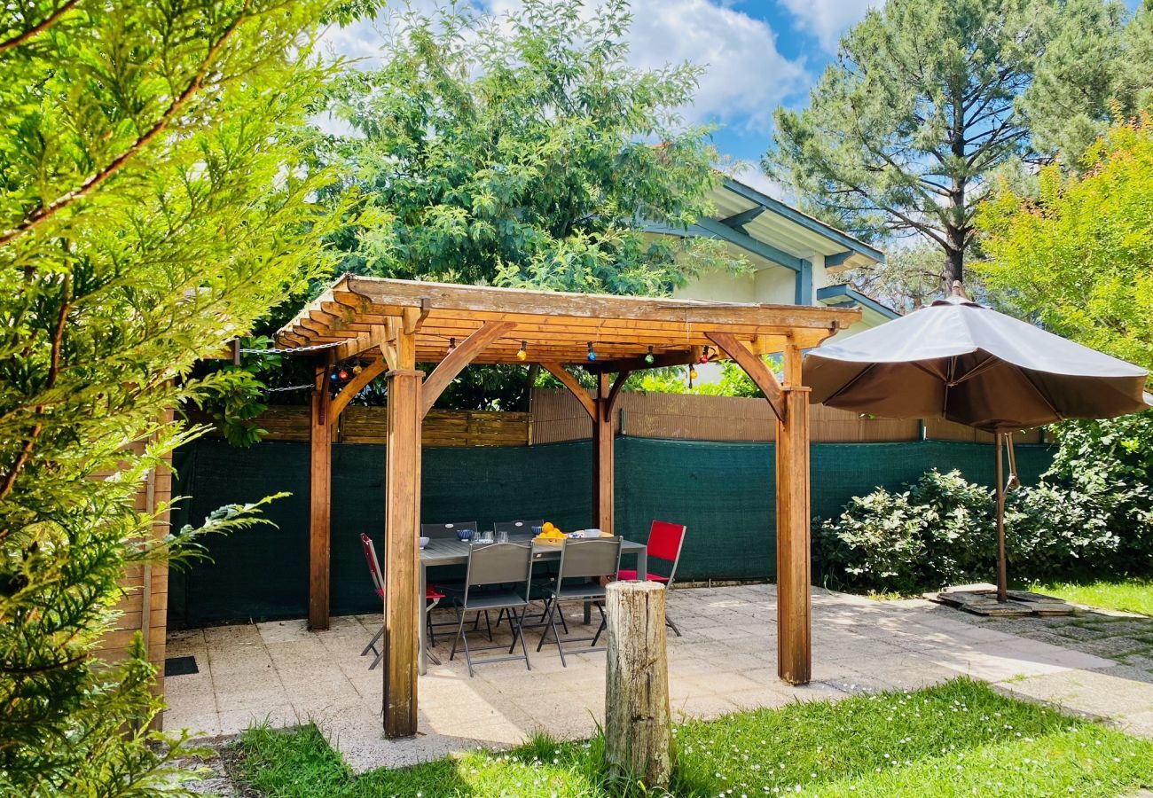 House in Andernos-les-Bains - 1km Mauret's beach- house for 6 with a pool