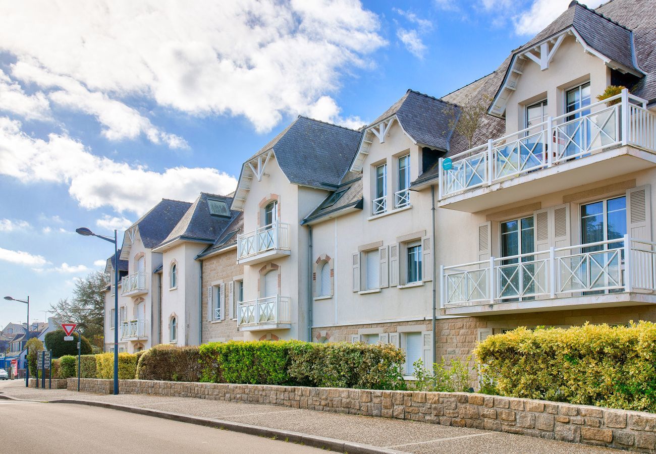 Apartment in Fouesnant - Escape to Fouesnant in a flat with balcony