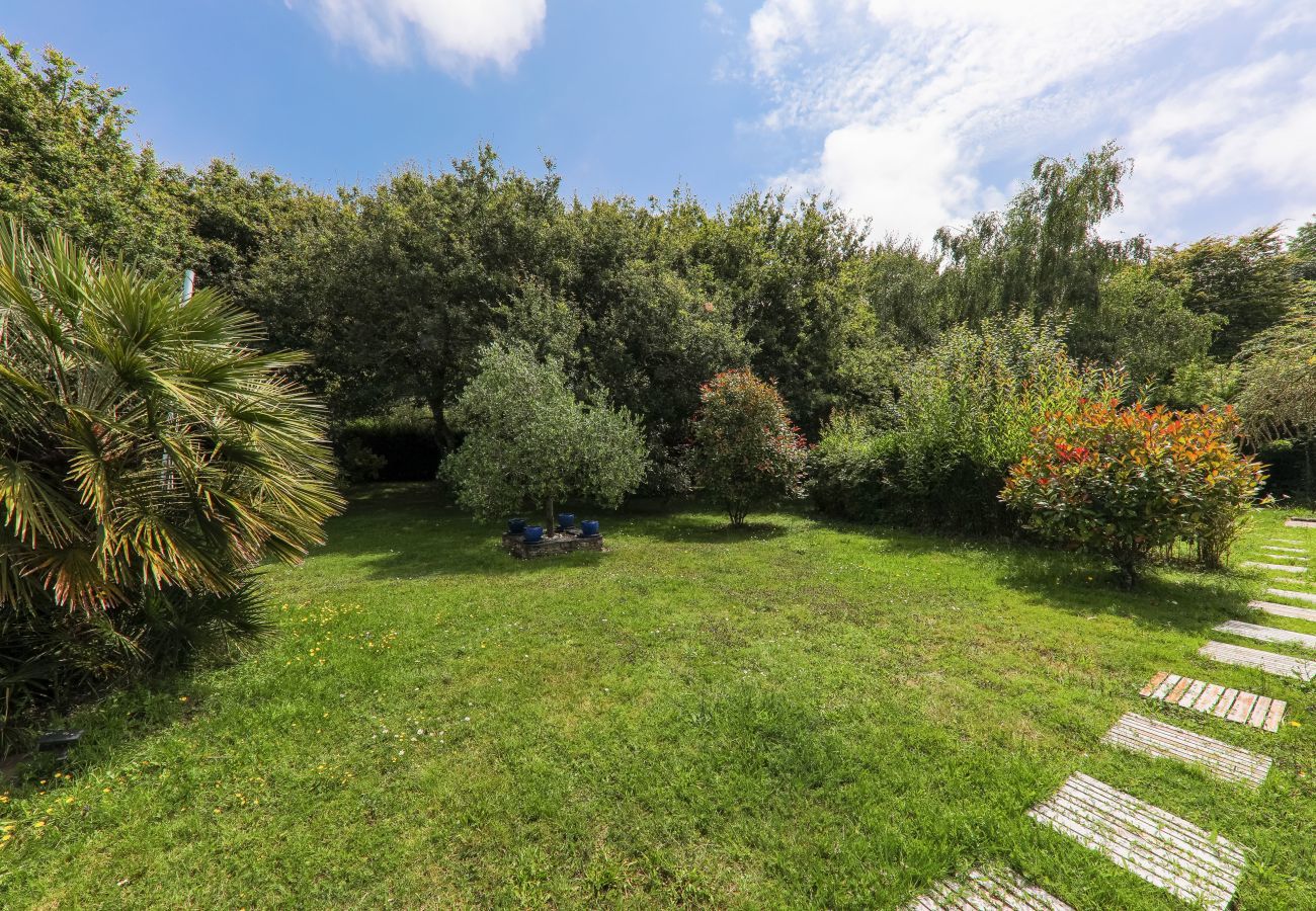 House in Sarzeau - Sarzeau - 12 pers - swimming pool and billiards