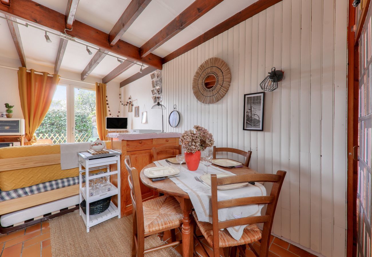 House in Sarzeau - Quiet getaway with swimming pool, 400m from the beach
