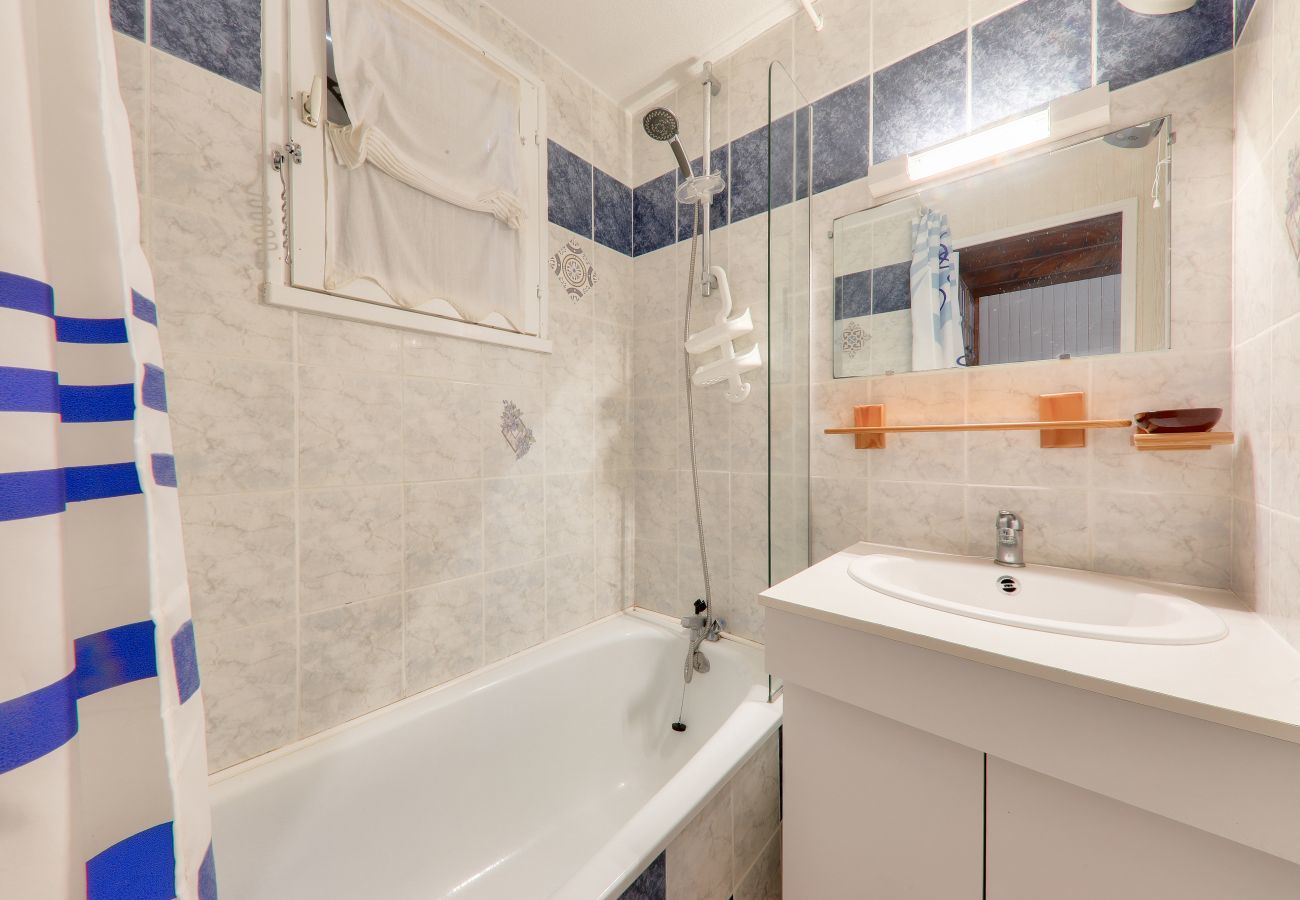House in Sarzeau - Quiet getaway with swimming pool, 400m from the beach