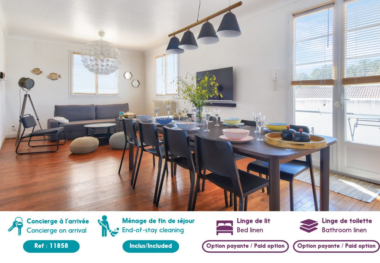 Villa in La Barre-de-Monts - House for 10 with heated pool