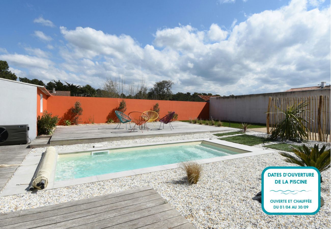 Villa in La Barre-de-Monts - House for 10 with heated pool