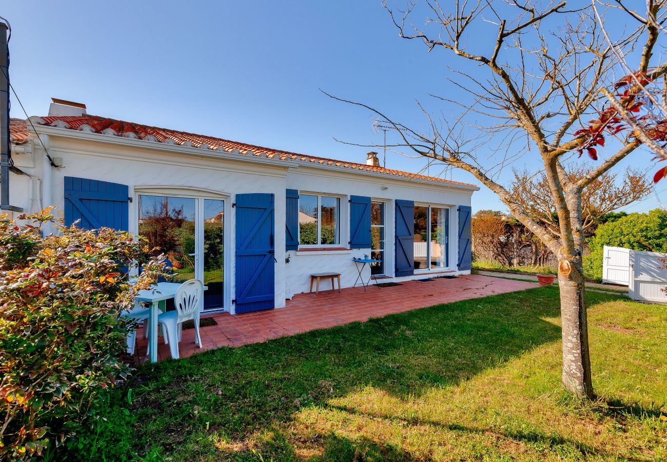 House in Saint-Hilaire-de-Riez - Stay with garden for 6 800m from the beach