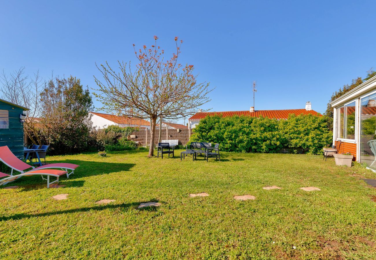 House in Saint-Hilaire-de-Riez - Stay with garden for 6 800m from the beach