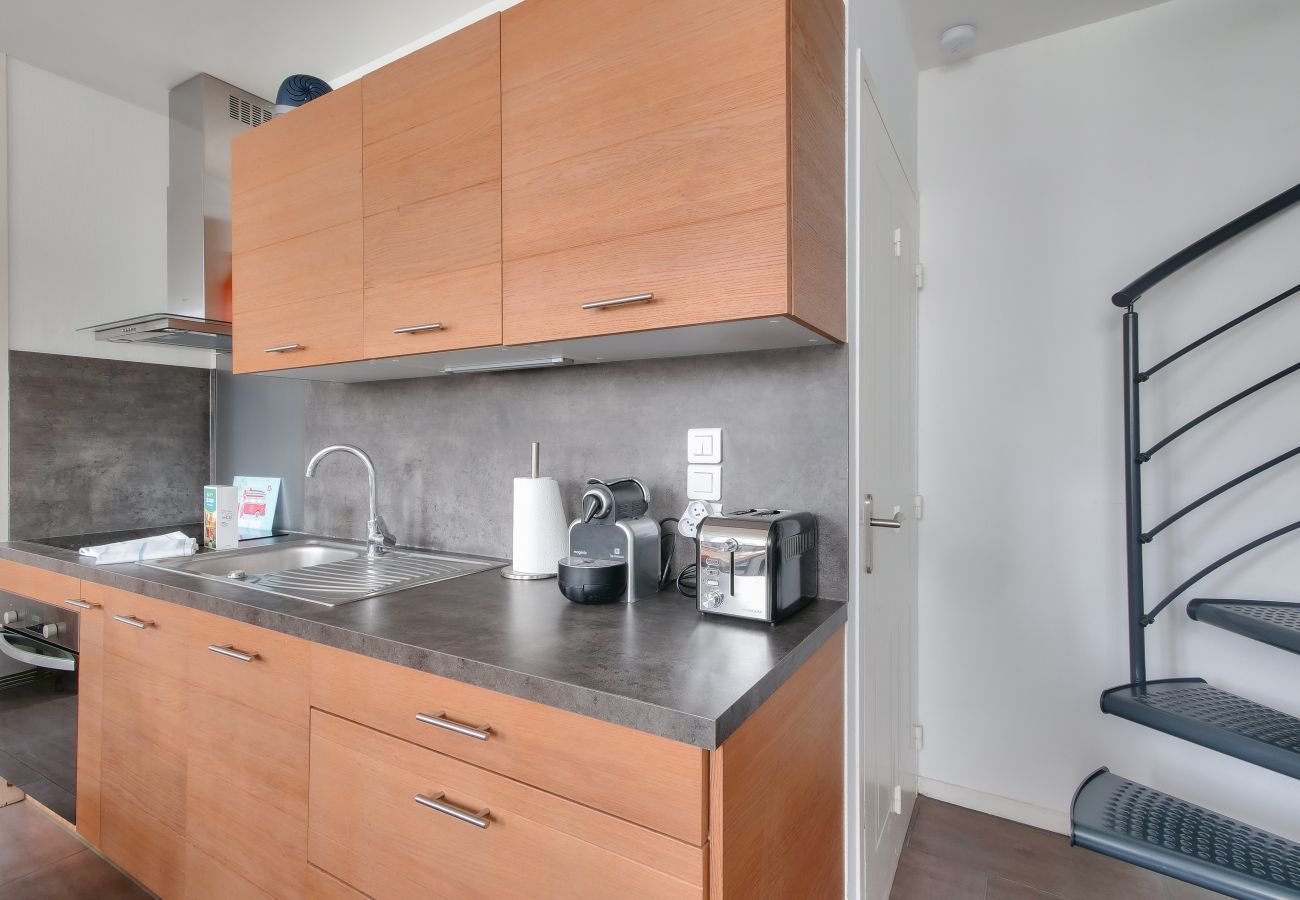 Apartment in Saint-Martin-de-Ré - With terrace near the Port of St-Martin-de-Ré