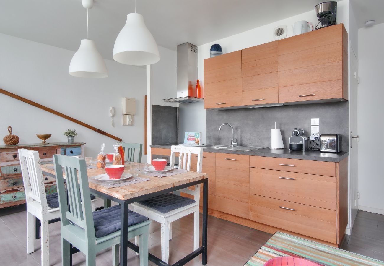 Apartment in Saint-Martin-de-Ré - With terrace near the Port of St-Martin-de-Ré