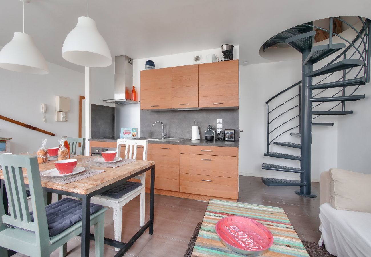 Apartment in Saint-Martin-de-Ré - With terrace near the Port of St-Martin-de-Ré