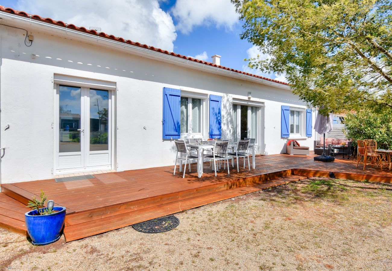 House in Barbâtre - 800m from beach - House 4 adults - 4 children