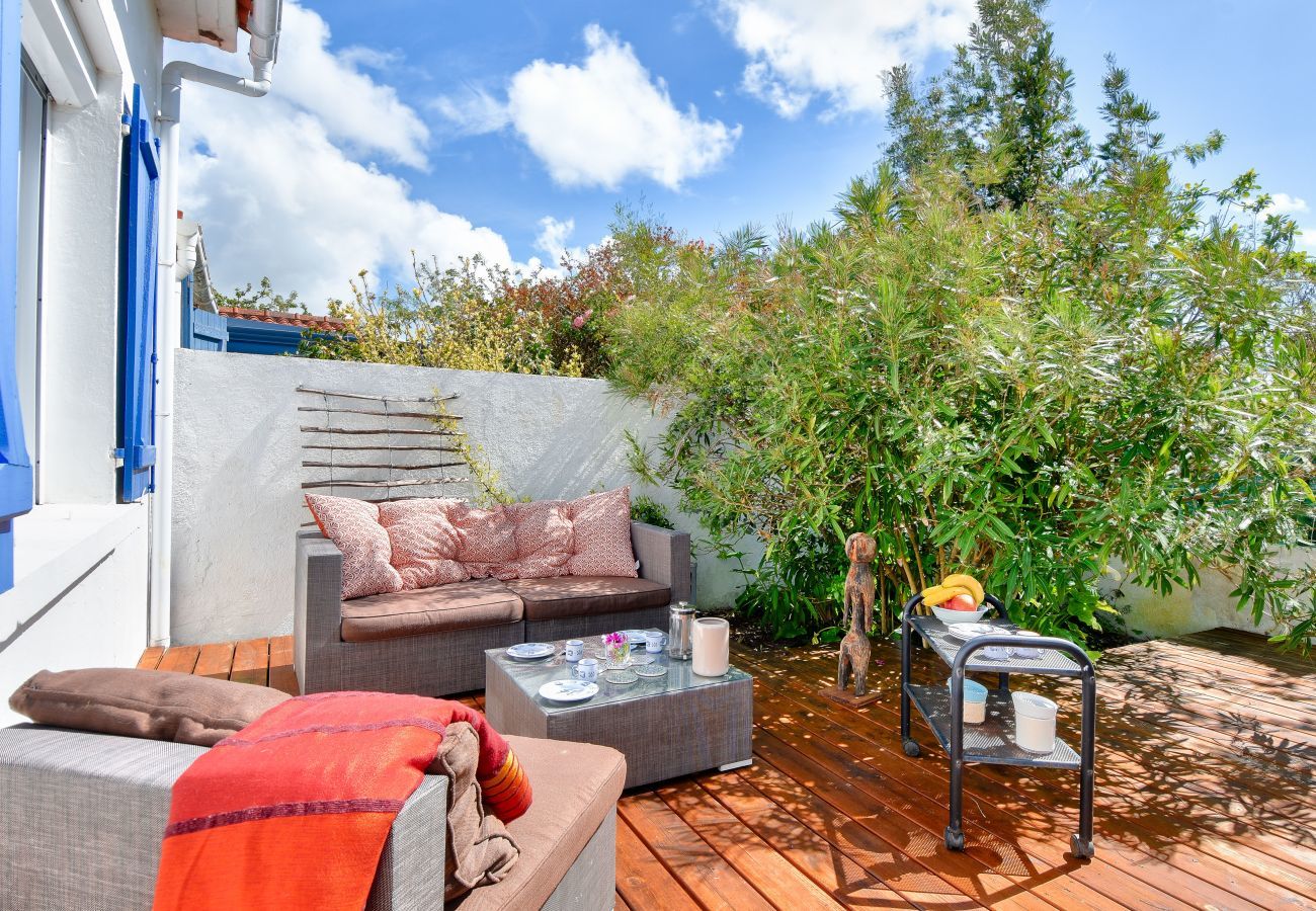 House in Barbâtre - 800m from beach - House 4 adults - 4 children