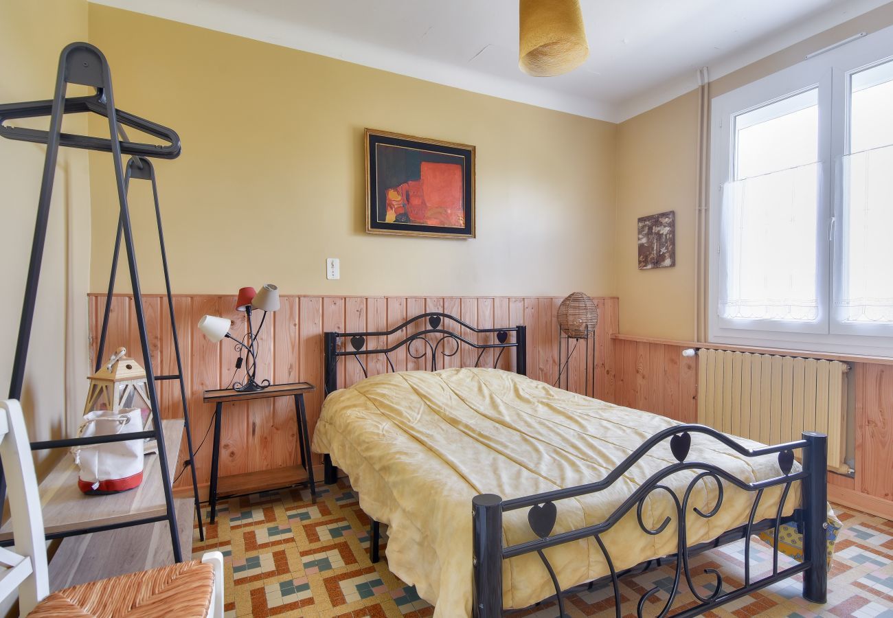 House in Barbâtre - 800m from beach - House 4 adults - 4 children