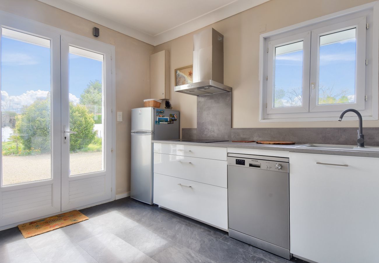 House in Barbâtre - 800m from beach - House 4 adults - 4 children