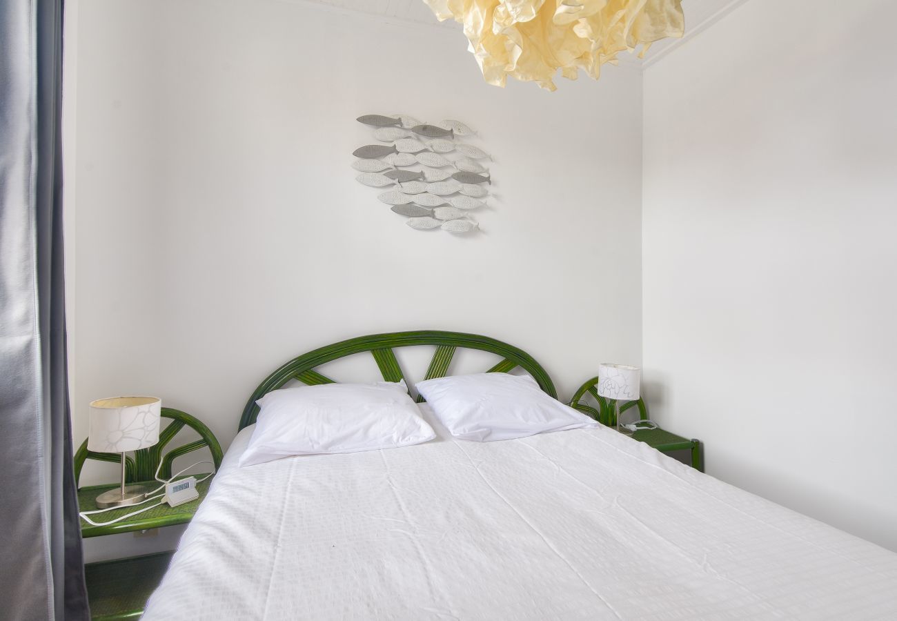 Terraced House in Saint-Hilaire-de-Riez - 150m beach - House for 4 - Colourful terrace
