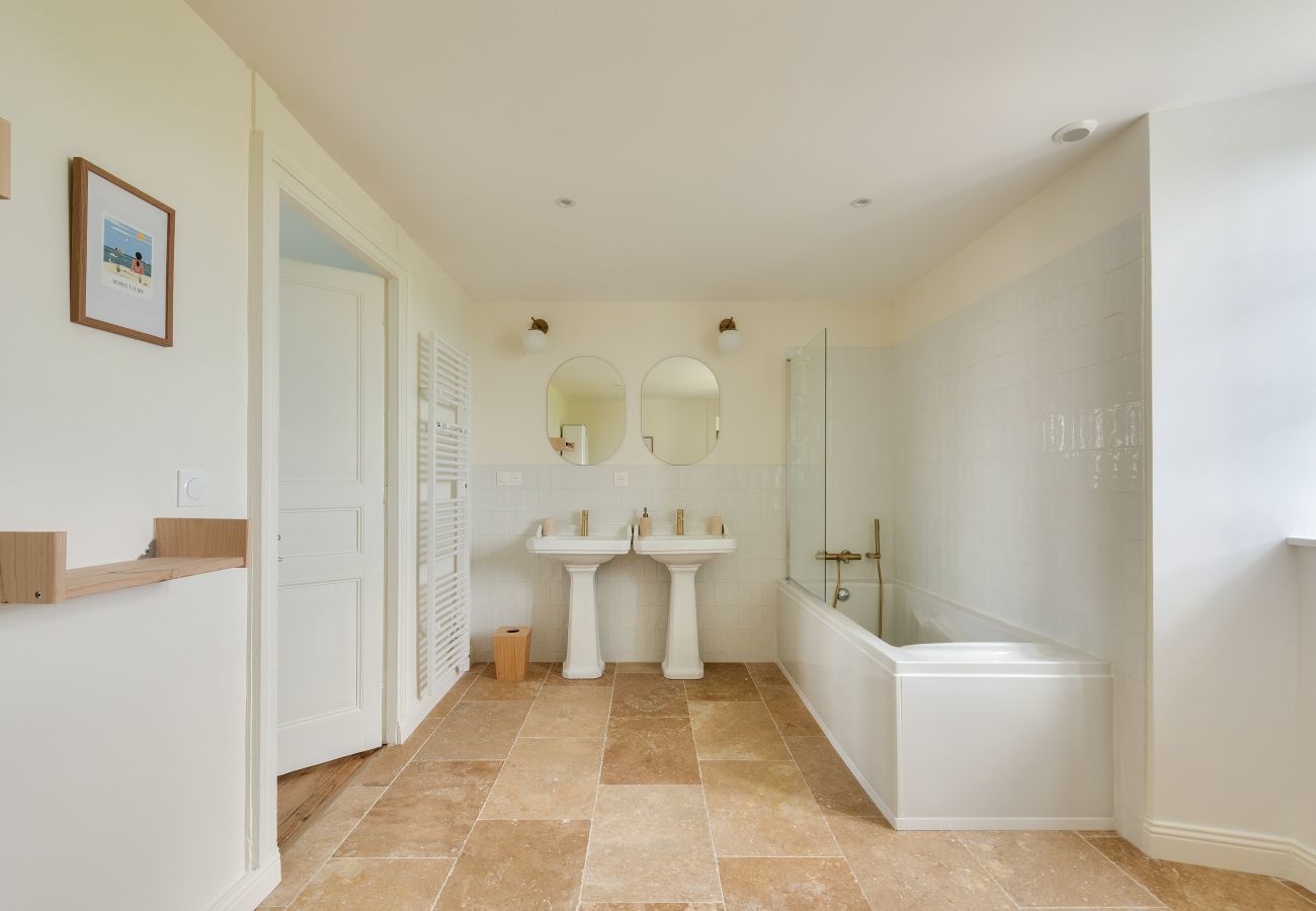 House in Pléboulle - Family house for 12 adults and 2 children