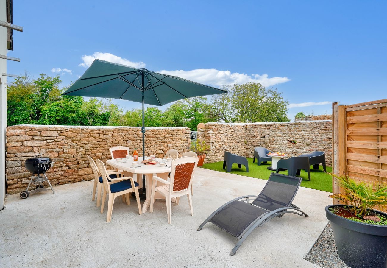 House in Plomeur - Beaches La Torche and Le Ster: House for 6- Surf