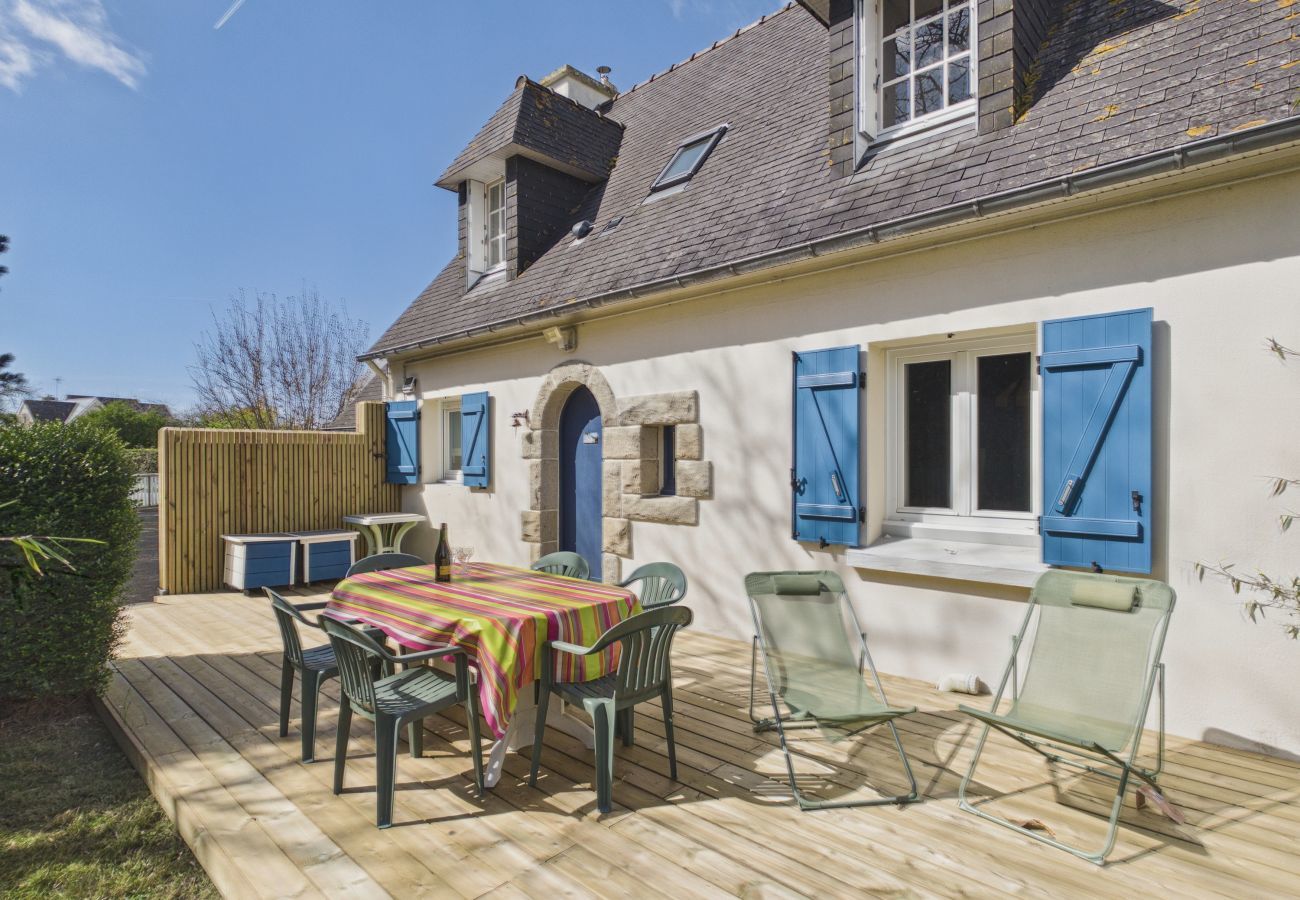House in Le Guilvinec - Lovely, colourful family home for 6