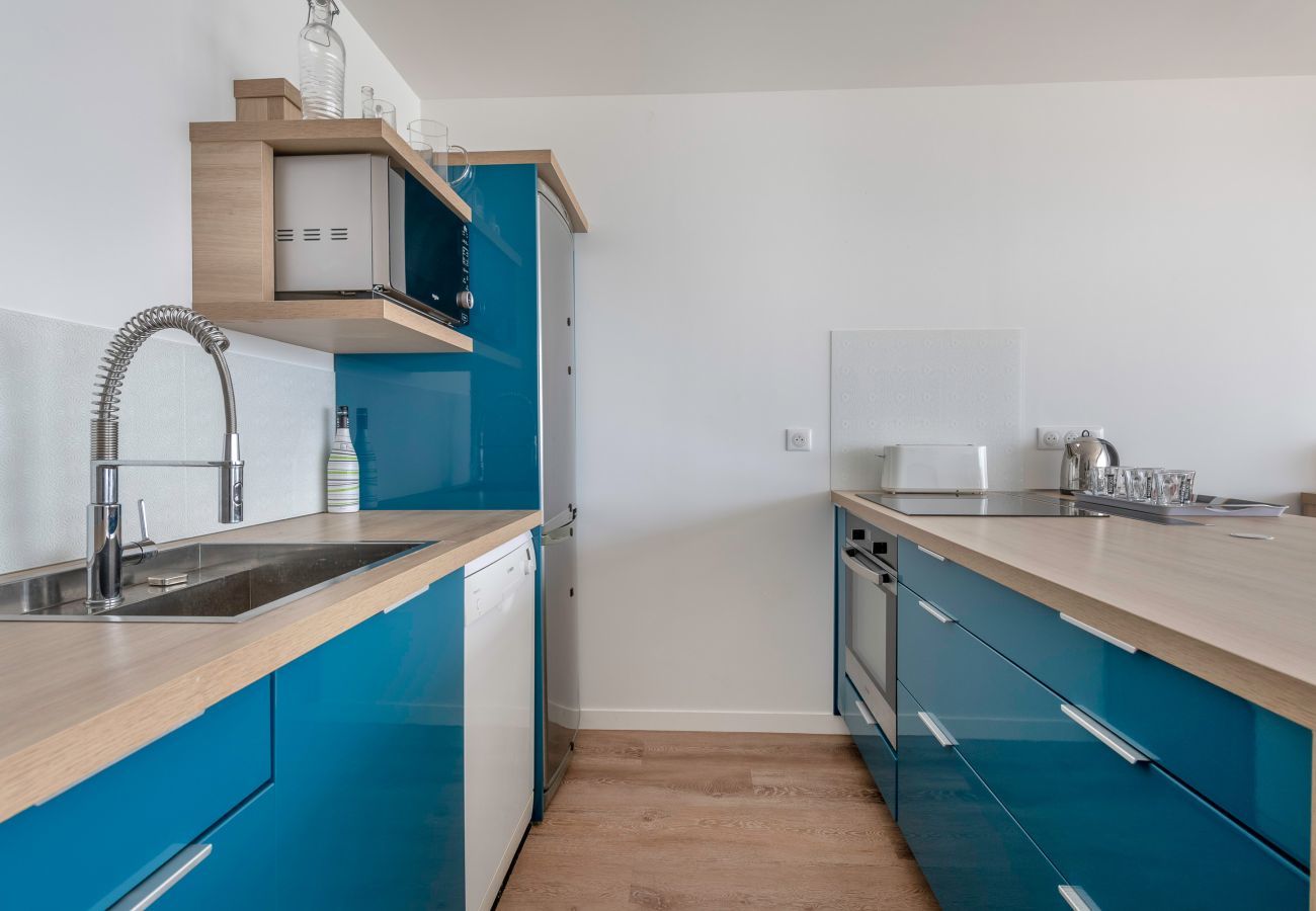 Apartment in La Baule-Escoublac - Flat for 6 with sea view 40m from the beach 