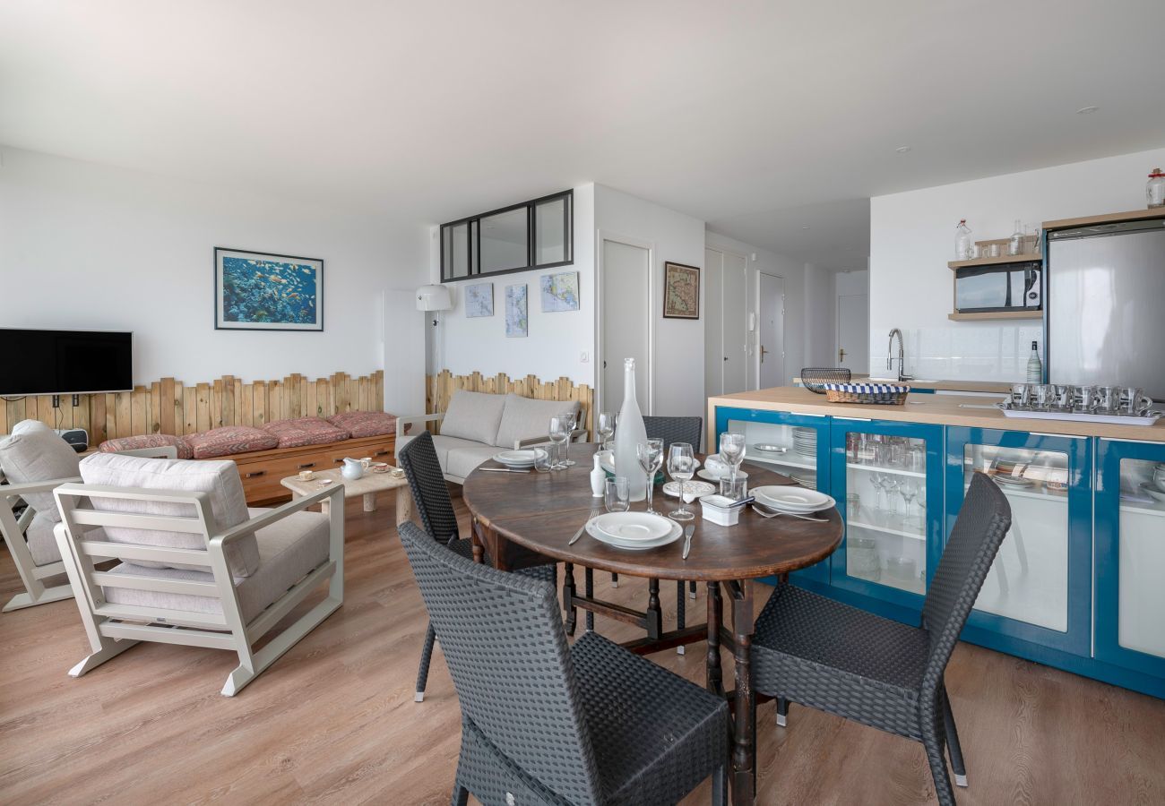 Apartment in La Baule-Escoublac - Flat for 6 with sea view 40m from the beach 