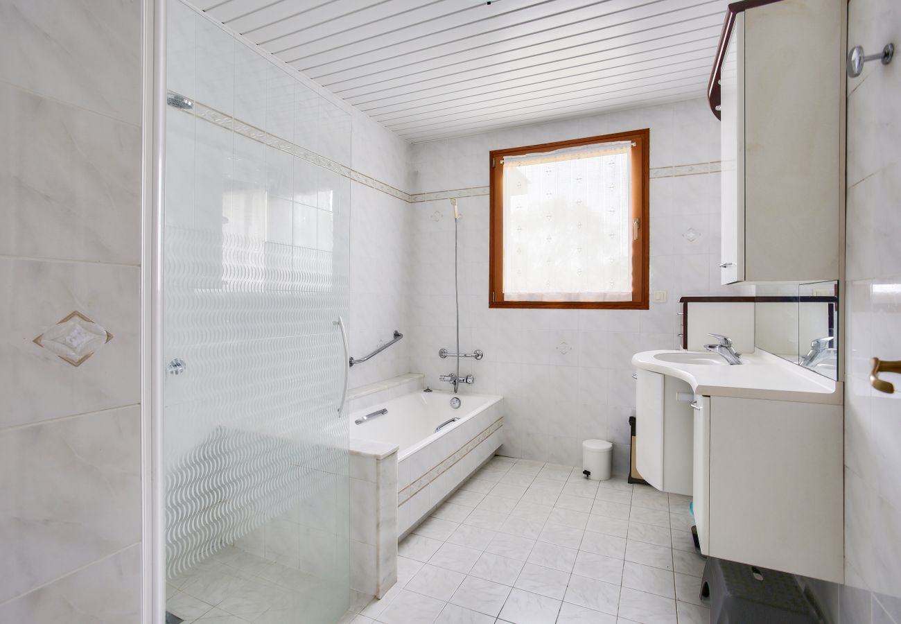 House in Pléneuf-Val-André - House with port view – sleeps 4 adults and 4 children