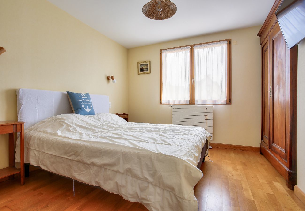 House in Pléneuf-Val-André - House with port view – sleeps 4 adults and 4 children