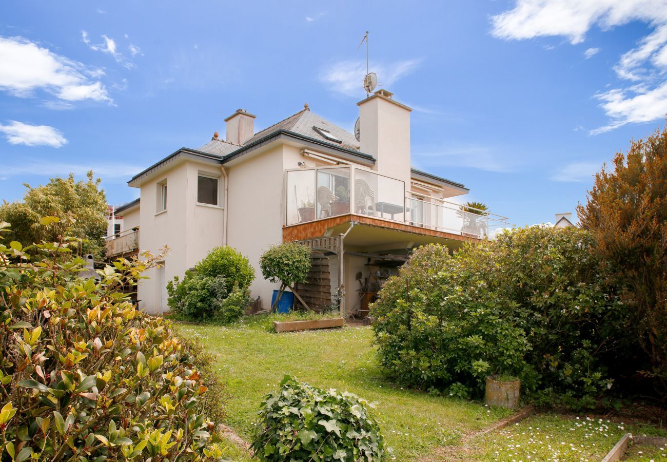 House in Pléneuf-Val-André - House with port view – sleeps 4 adults and 4 children