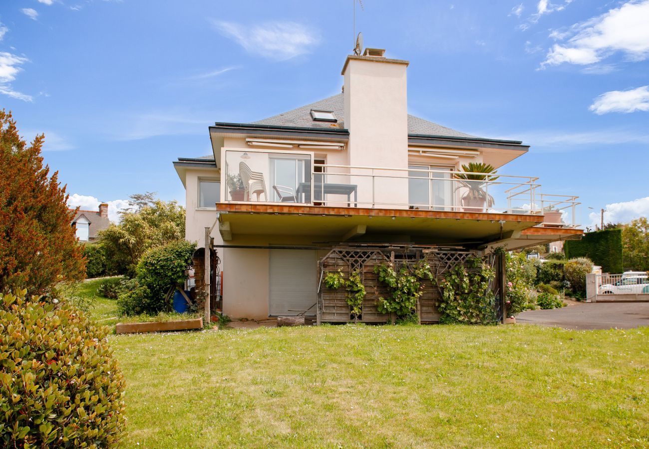 House in Pléneuf-Val-André - House with port view – sleeps 4 adults and 4 children