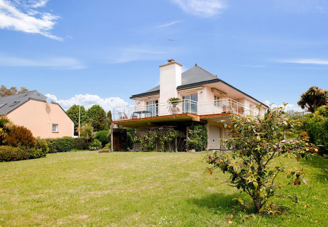 House in Pléneuf-Val-André - House with port view – sleeps 4 adults and 4 children