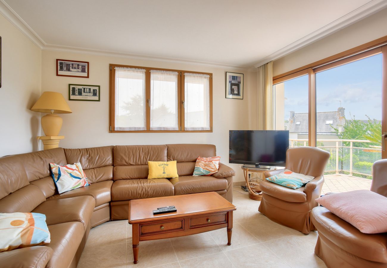 House in Pléneuf-Val-André - House with port view – sleeps 4 adults and 4 children