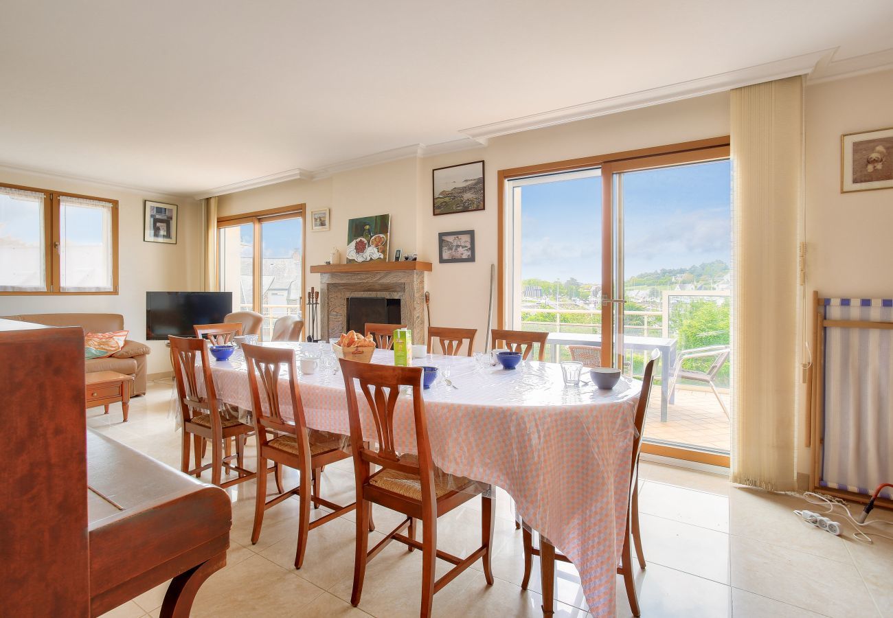 House in Pléneuf-Val-André - House with port view – sleeps 4 adults and 4 children