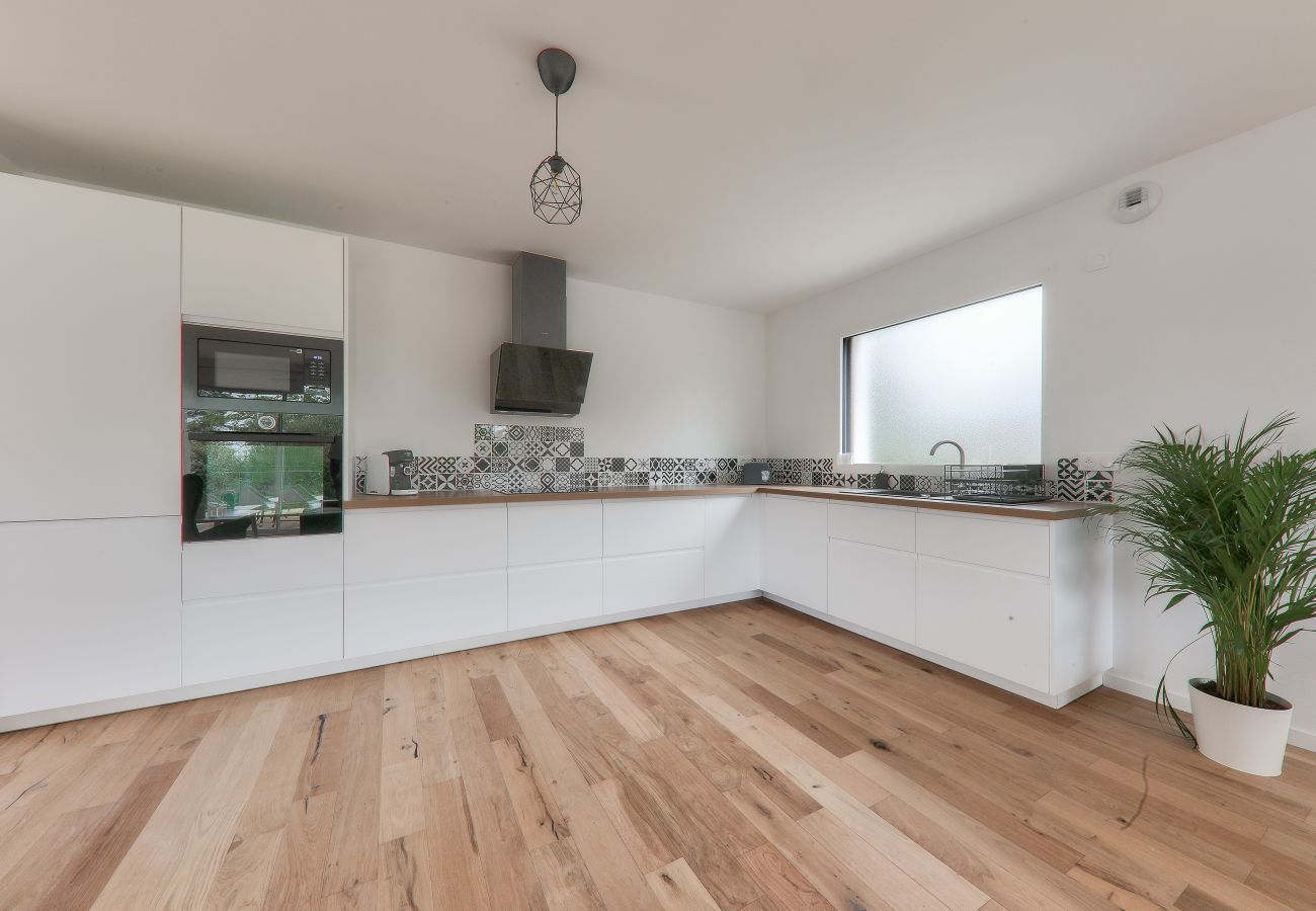 House in Le Tour-du-Parc - House for 8 - 300m from Rouvran beach