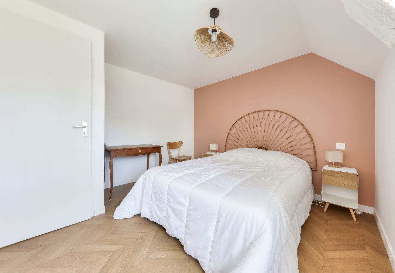 House in Sarzeau - 350m from Kerfontaine beach - sleeps 14