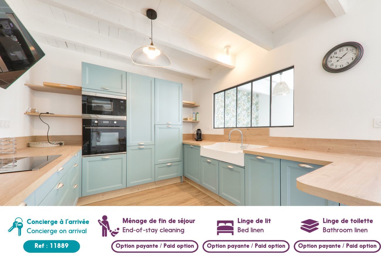 House in Sarzeau - 350m from Kerfontaine beach - sleeps 14