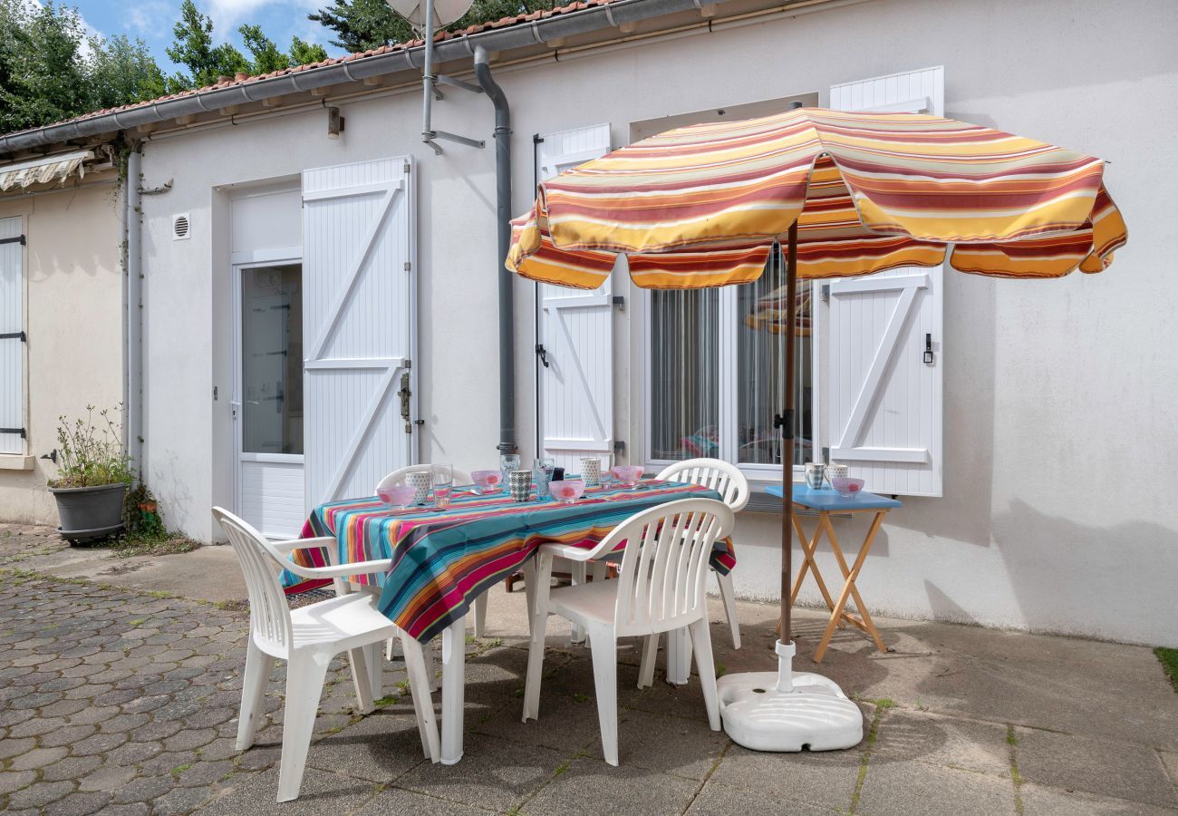 Terraced House in La Bernerie-en-Retz - Beach 200m away, house for 4