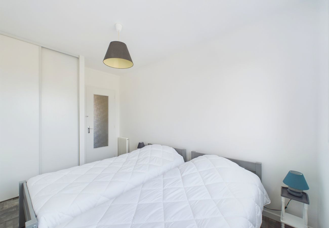 Apartment in Saint-Hilaire-de-Riez - Flat for 4 in the town centre - near by tren station