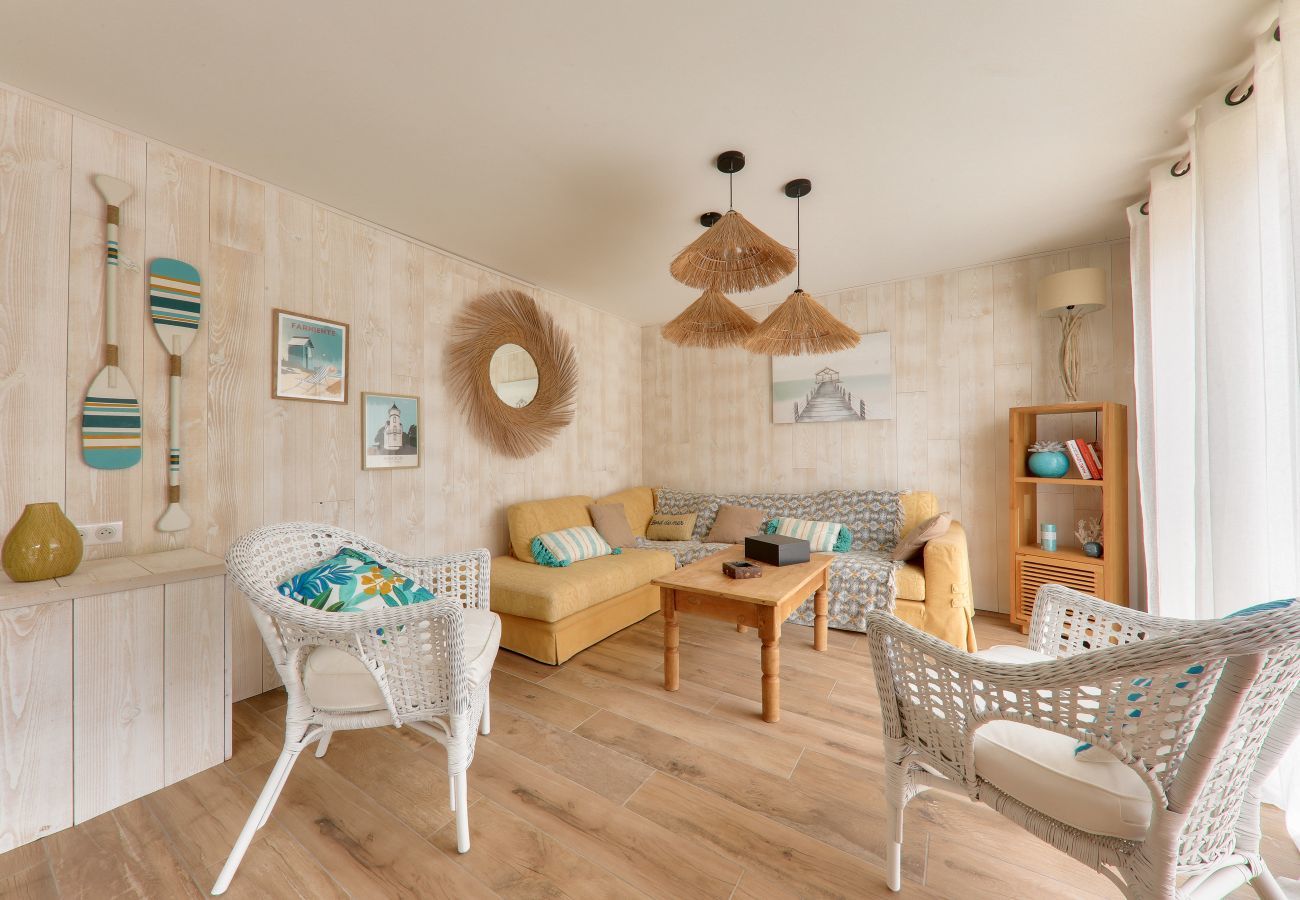 House in Arradon - House for 8 with pool 500m from the beach