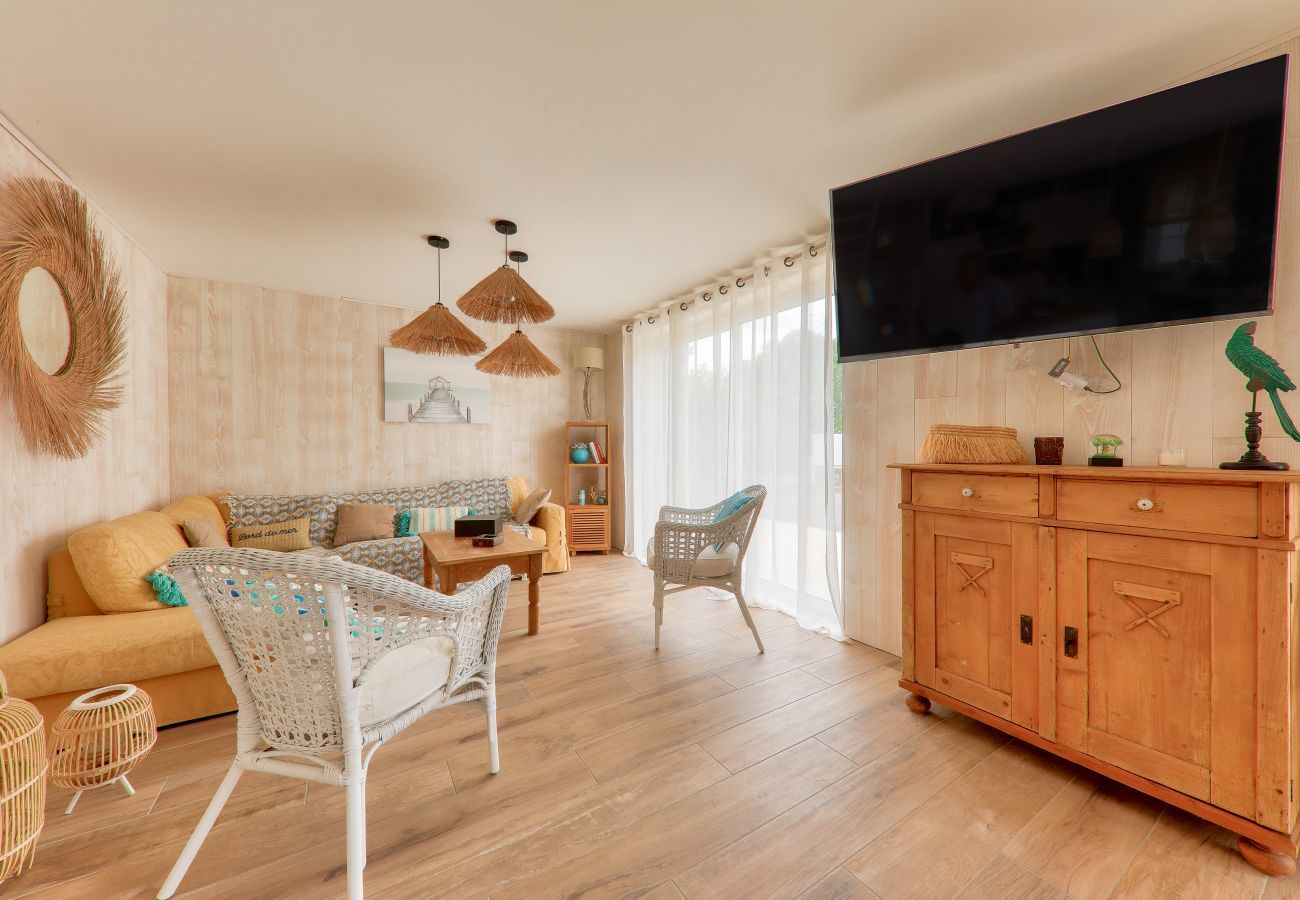 House in Arradon - House for 8 with pool 500m from the beach