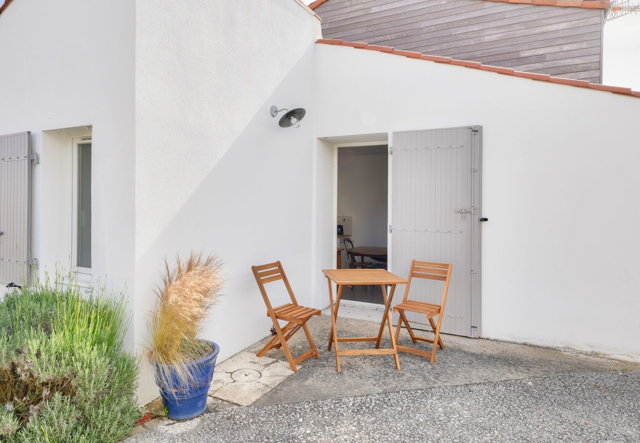 Studio in La Tranche-sur-Mer - Quiet location - 5min from La Terrière beach