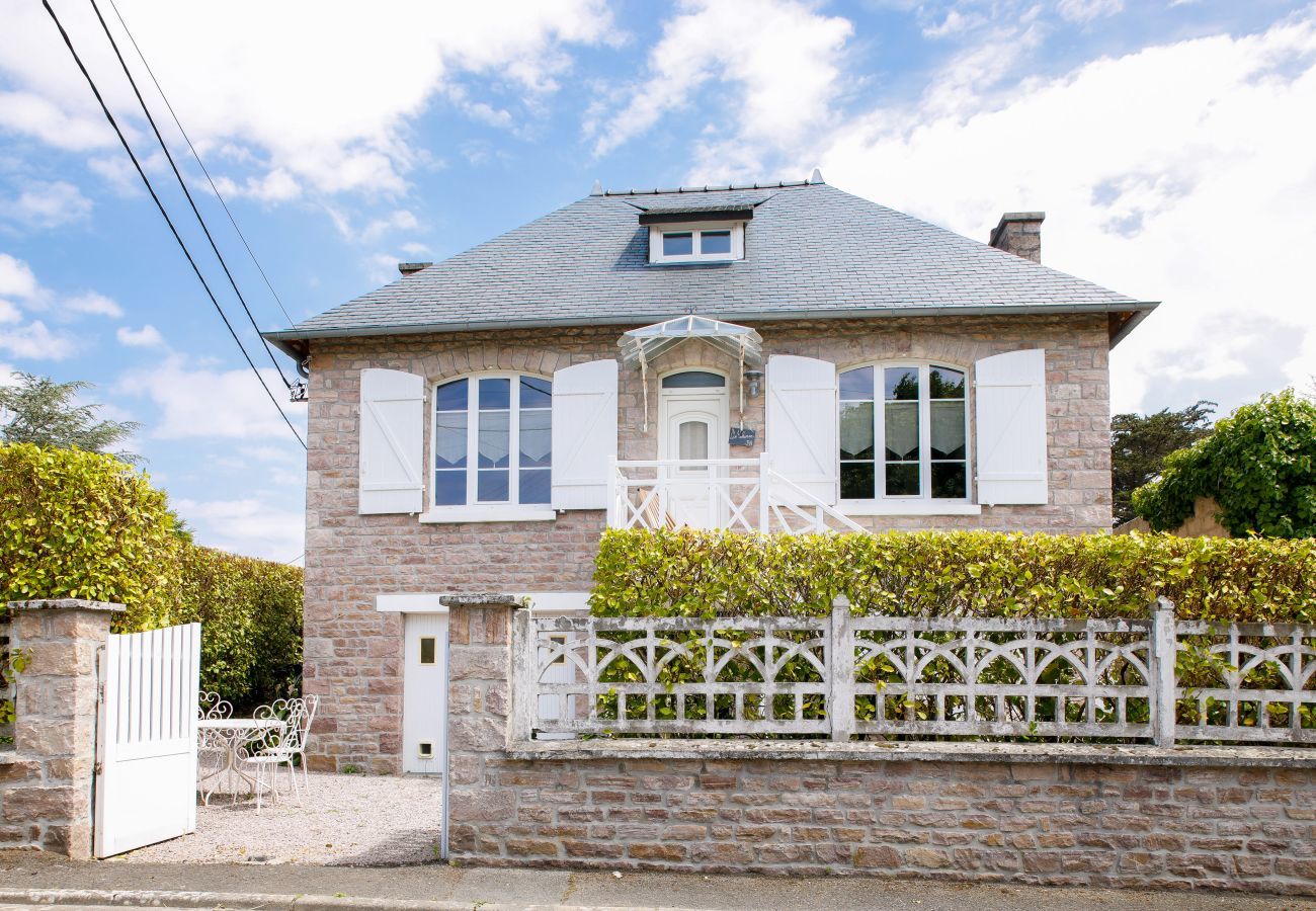 House in Erquy - Unique house for 6 adults and 2 children
