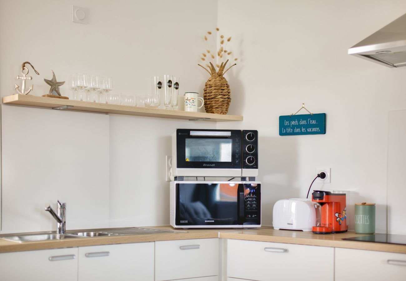 Studio in La Tranche-sur-Mer - 180m beach, lively area, studio for 2 people