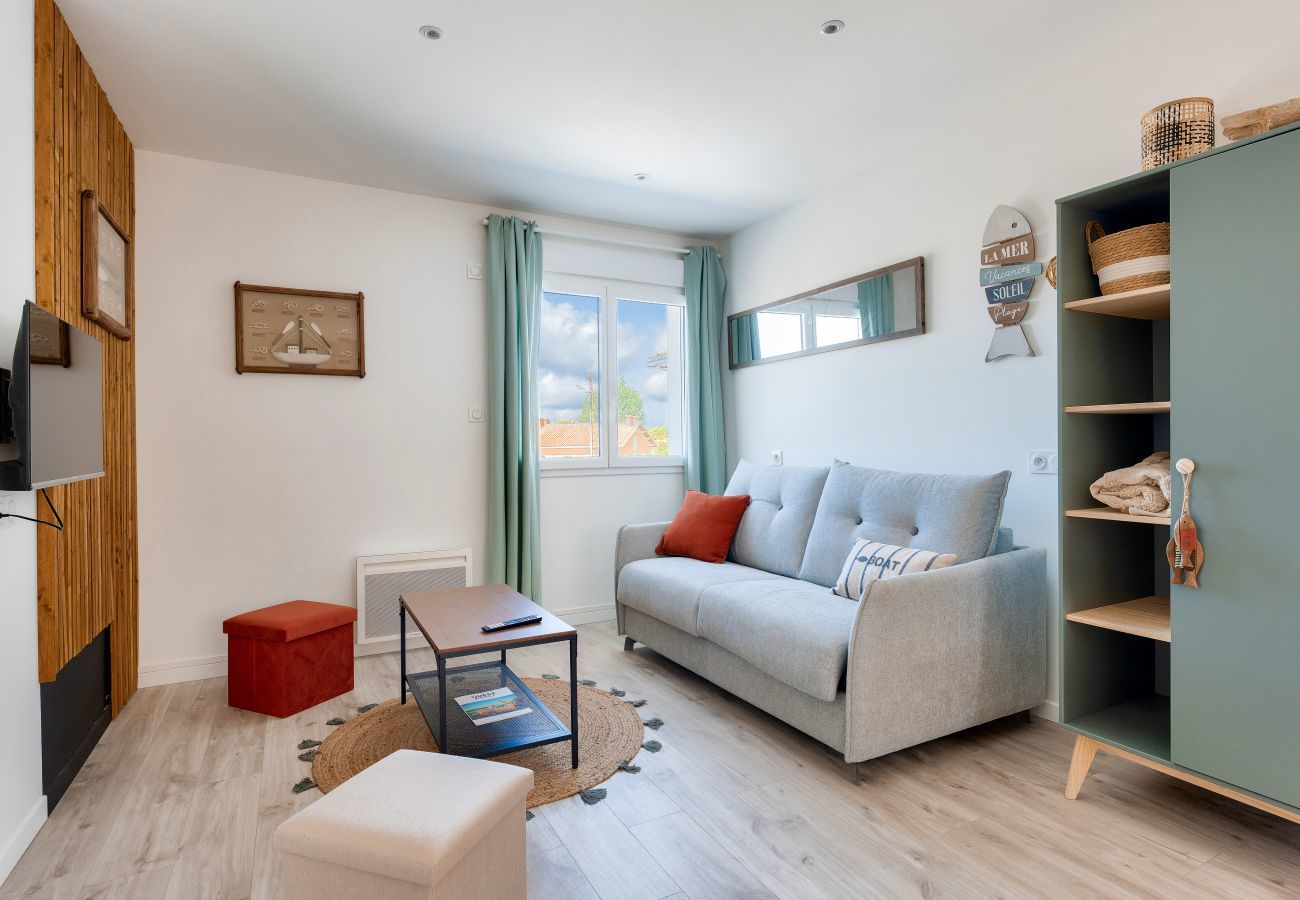 Studio in La Tranche-sur-Mer - 180m beach, lively area, studio for 2 people