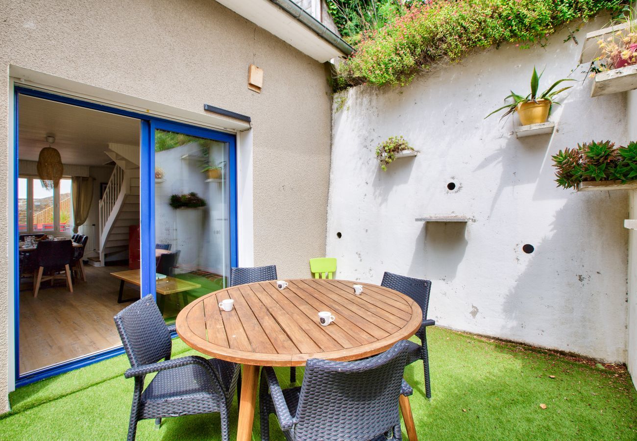 House in Pléneuf-Val-André - 190m from the beach, downtown, house for 8