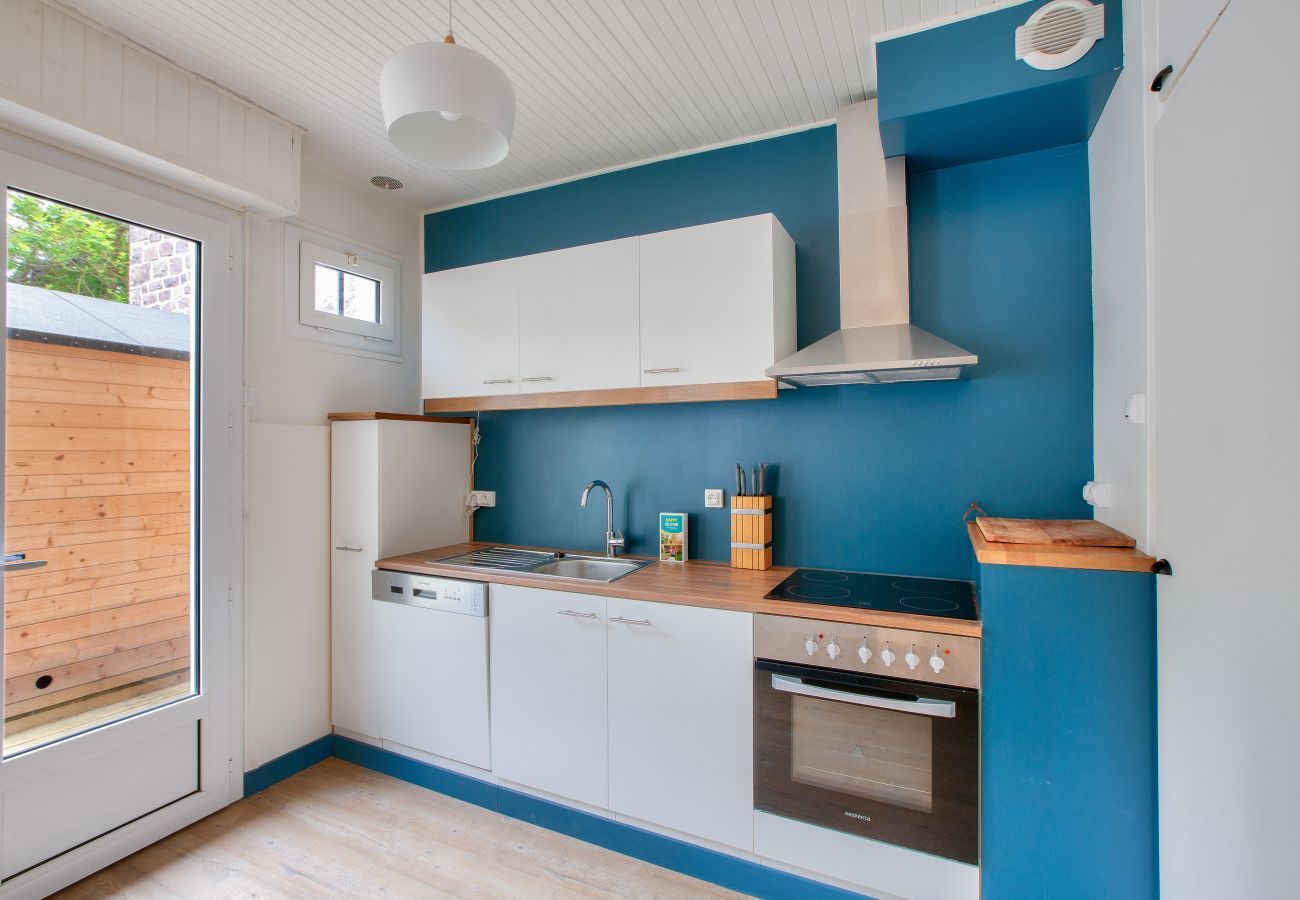House in Pléneuf-Val-André - 190m from the beach, downtown, house for 8