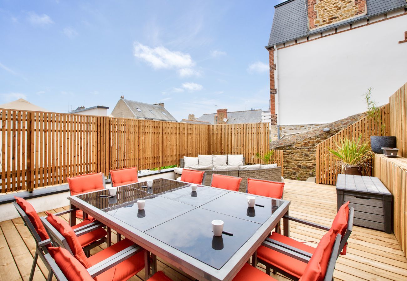 House in Pléneuf-Val-André - 190m from the beach, downtown, house for 8
