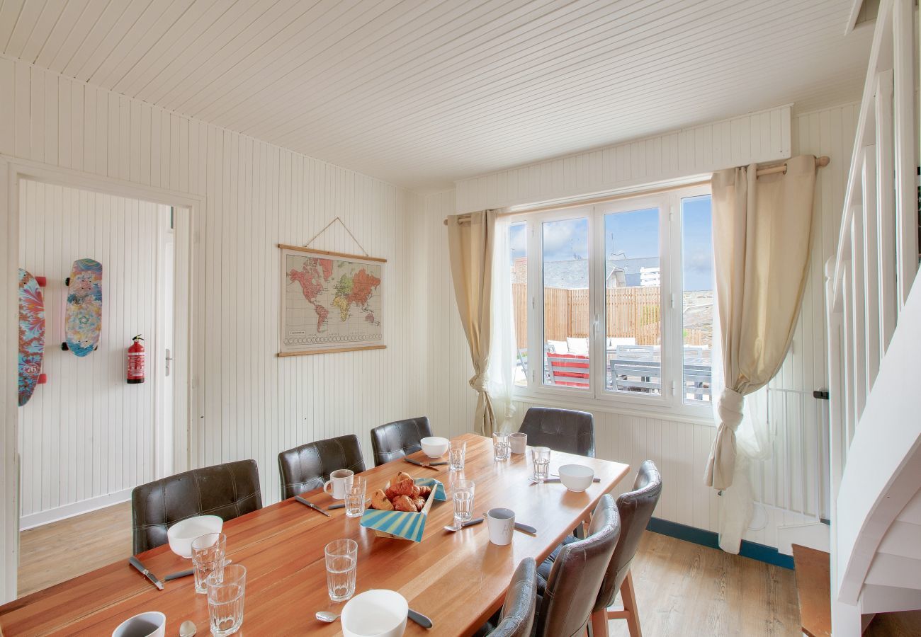 House in Pléneuf-Val-André - 190m from the beach, downtown, house for 8
