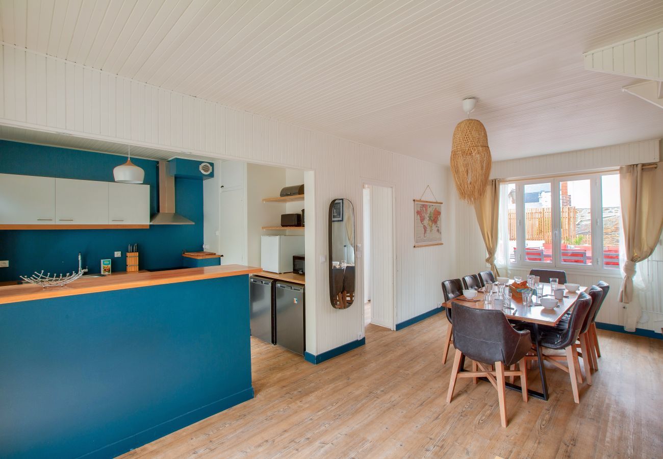 House in Pléneuf-Val-André - 190m from the beach, downtown, house for 8