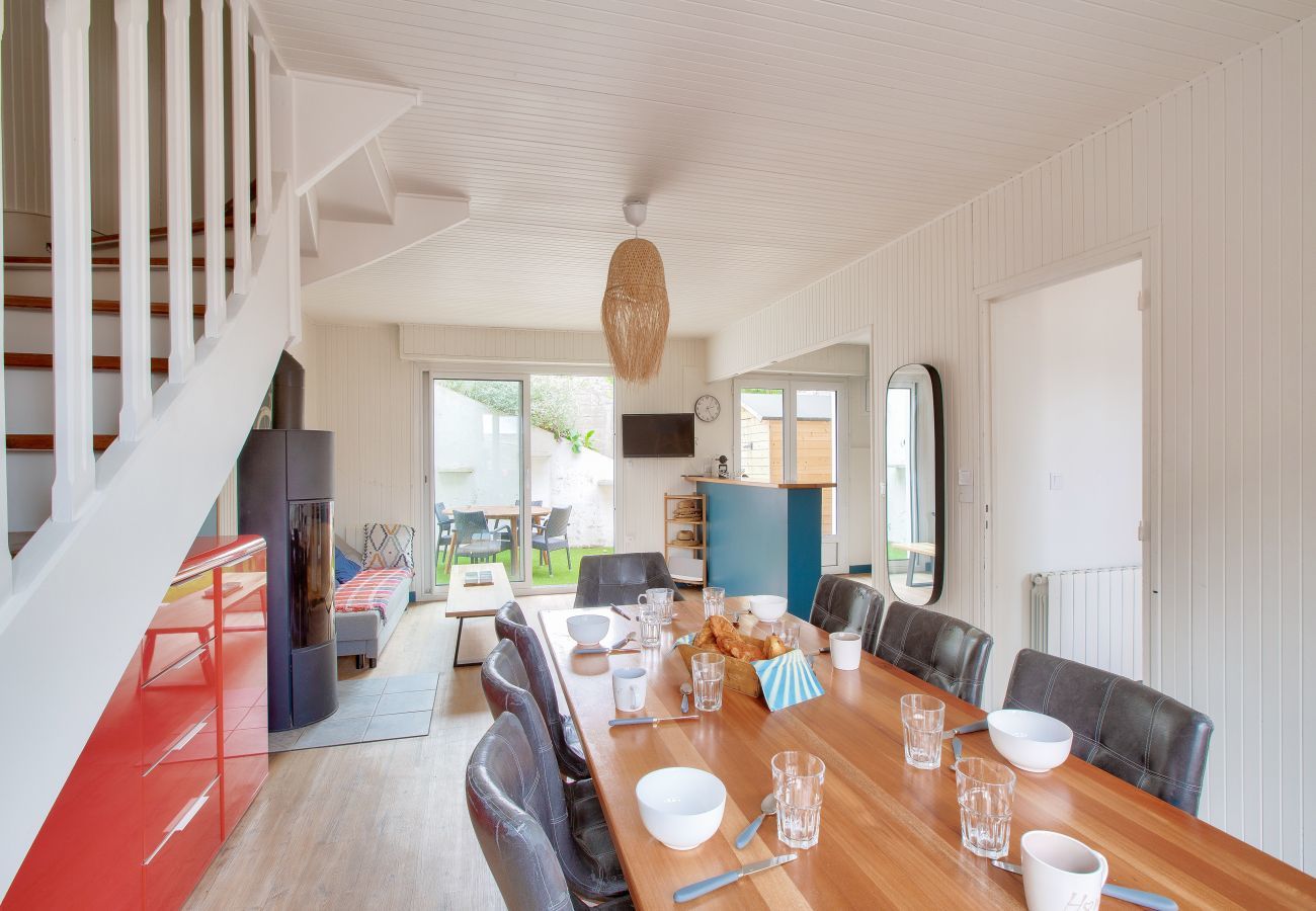 House in Pléneuf-Val-André - 190m from the beach, downtown, house for 8