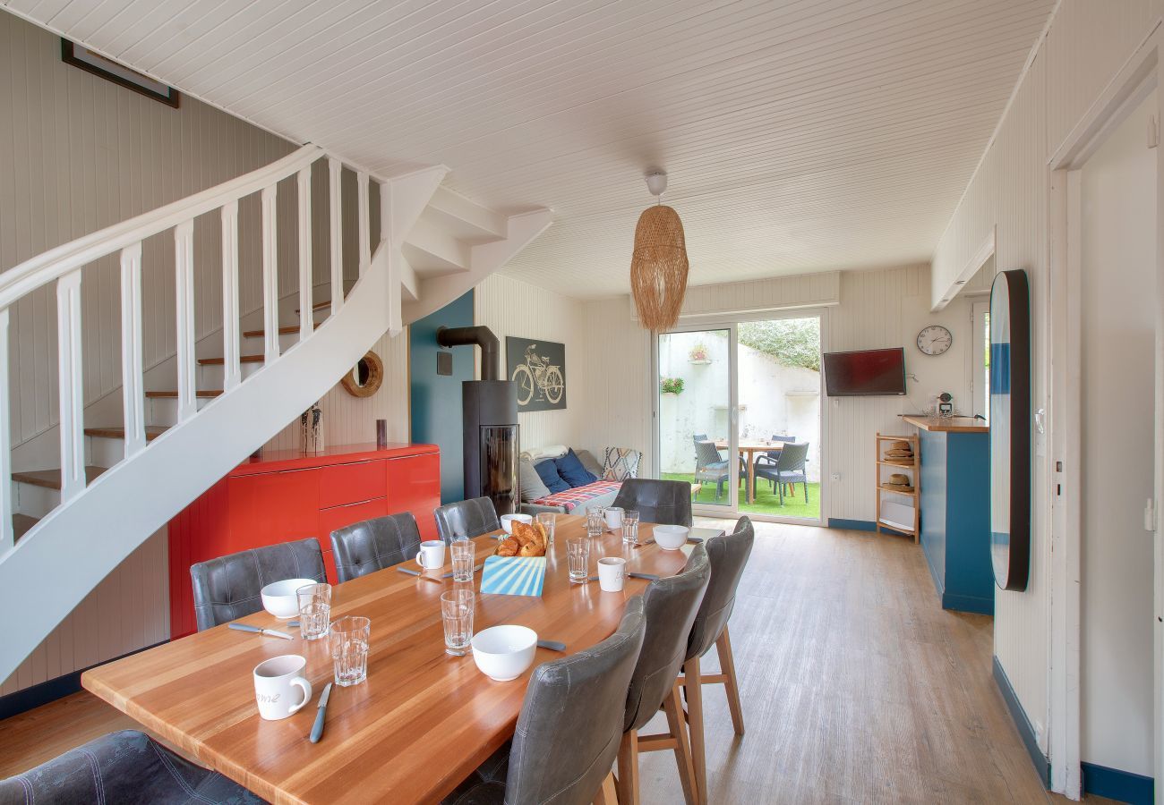 House in Pléneuf-Val-André - 190m from the beach, downtown, house for 8