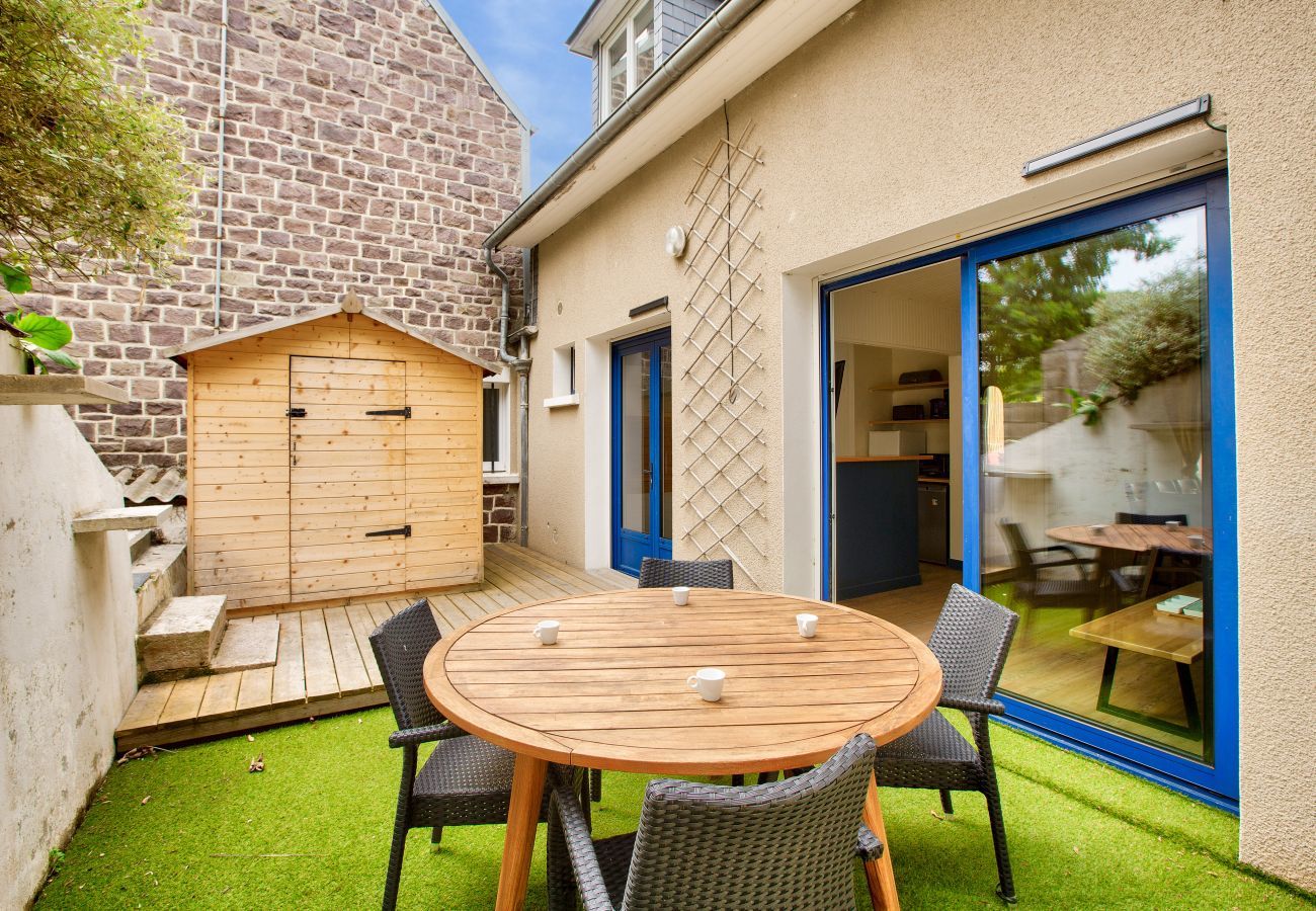 House in Pléneuf-Val-André - 190m from the beach, downtown, house for 8